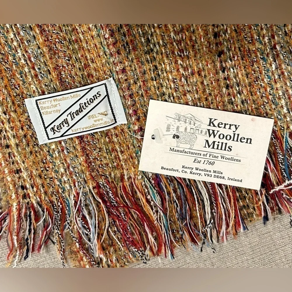 Kerry Woolen Mills Women’s multicolor lambs wool scarf